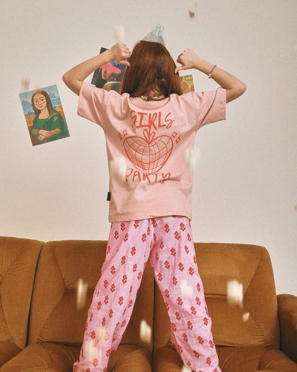 T-Shirt "Girls Party" Indossata 1