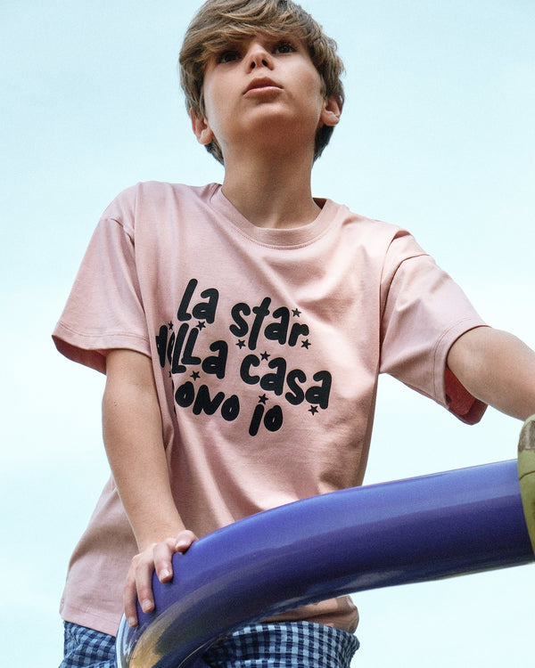T-Shirt "La star della casa" Indossata